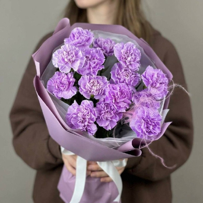 Моно-букет из 15 фиолетовых диантусов